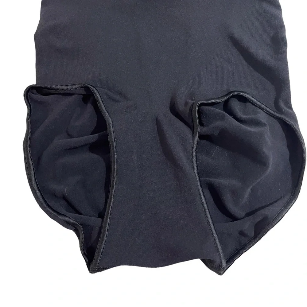 Skims Sculpting Mid Waist Brief Black Size S/M Shapewear Seamless Butt Lifting - Picture 4 of 8